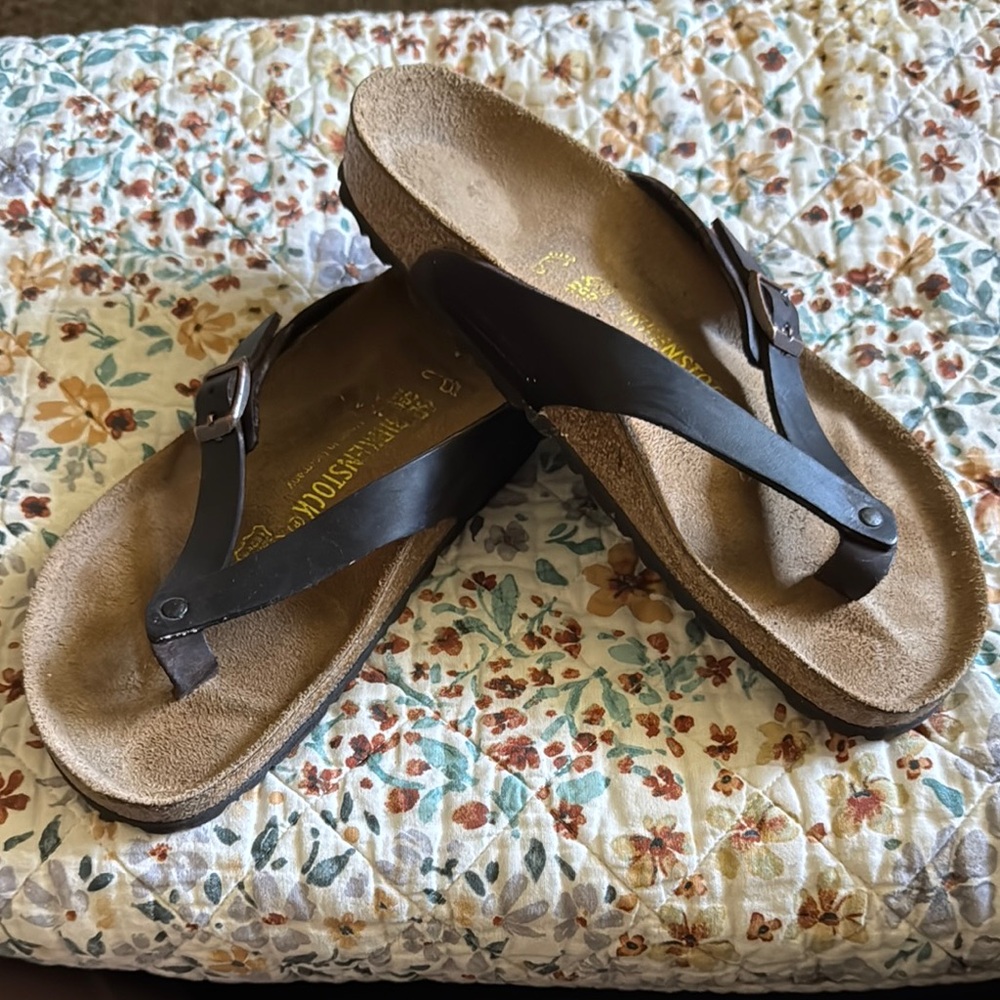 RARE Birkenstock Adria  Brown Sandals with Contoured Footbed